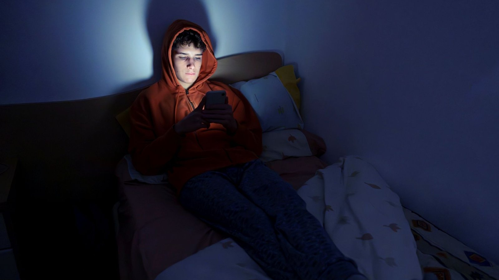 Deepfakes Sexuais em Escolas: A Sombria Onda da IA que Atinge 16 Vítimas no Brasil e Mais de 600 Pelo Mundo